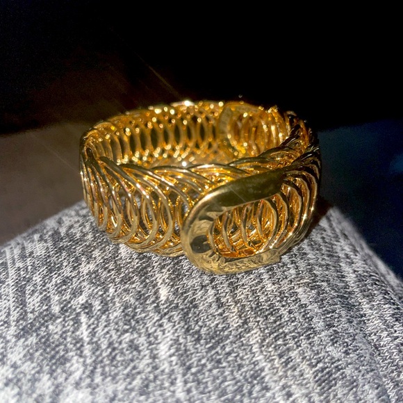 COPY - Selling gold plated buckle bracelet ⭐️ - Picture 2 of 3